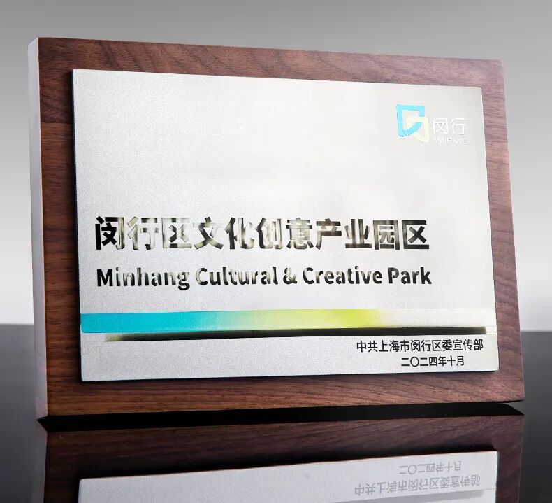 bc421b16d81f2b21